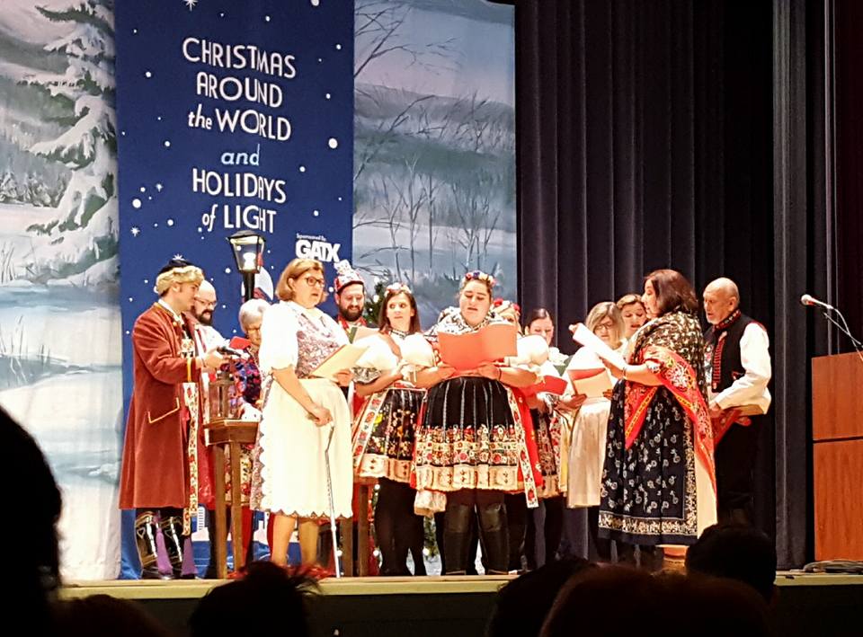 Una Tradicion con Amigos, Fountaindale Public Library